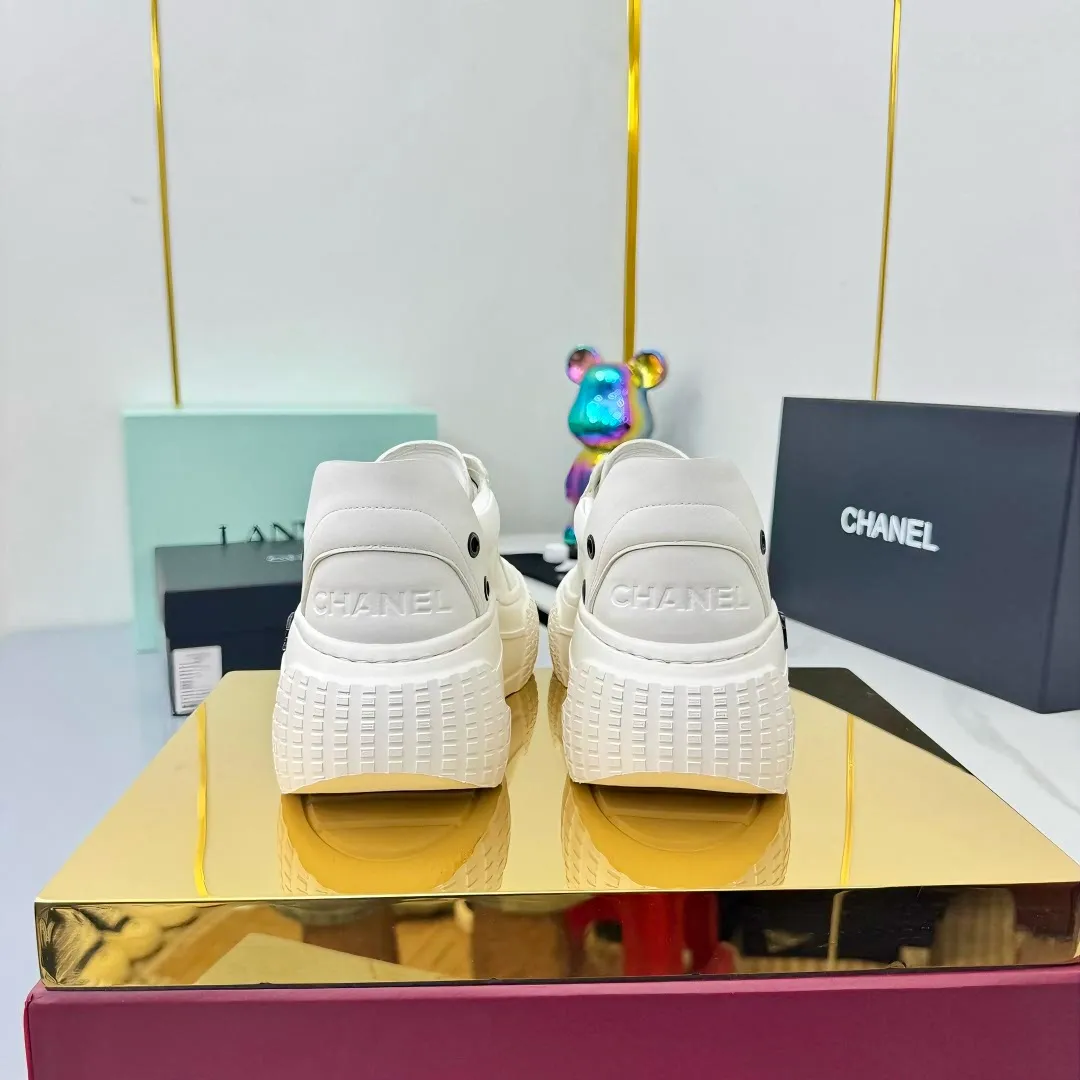 👟👟Ex-factory price 640👟👟 Chanel bread shoes ~ original calfskin panda shoes Chanel 25C latest hot style panda black and white sports shoes casual sneakers Xiaoxiang hot item classic black and white panda color coco girls must pay Fabric: original custom mixed sheepskin lining: original imported breathable mesh lining outsole: Original molded rubber + TPU combination Size: Women's 35-41